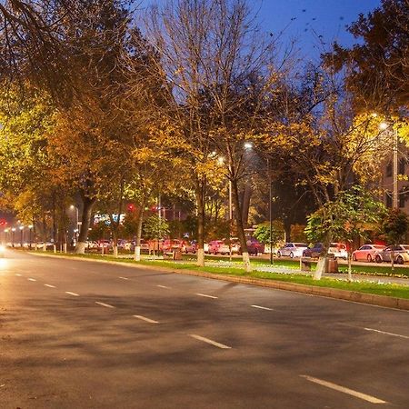 Metro Aybek Center Of Tashkent Comfort 1 Bedroom And Hall Bagian luar foto