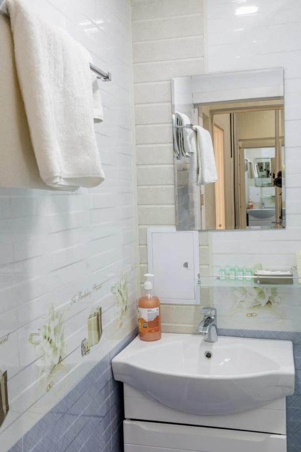 Metro Aybek Center Of Tashkent Comfort 1 Bedroom And Hall Bagian luar foto